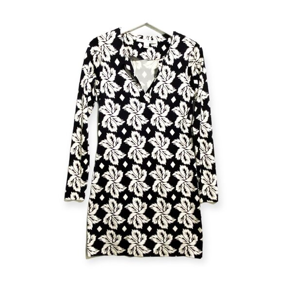 Diane von Furstenberg Silk Reina Giant Leaf Dress, size 2 - Picture 3 of 11